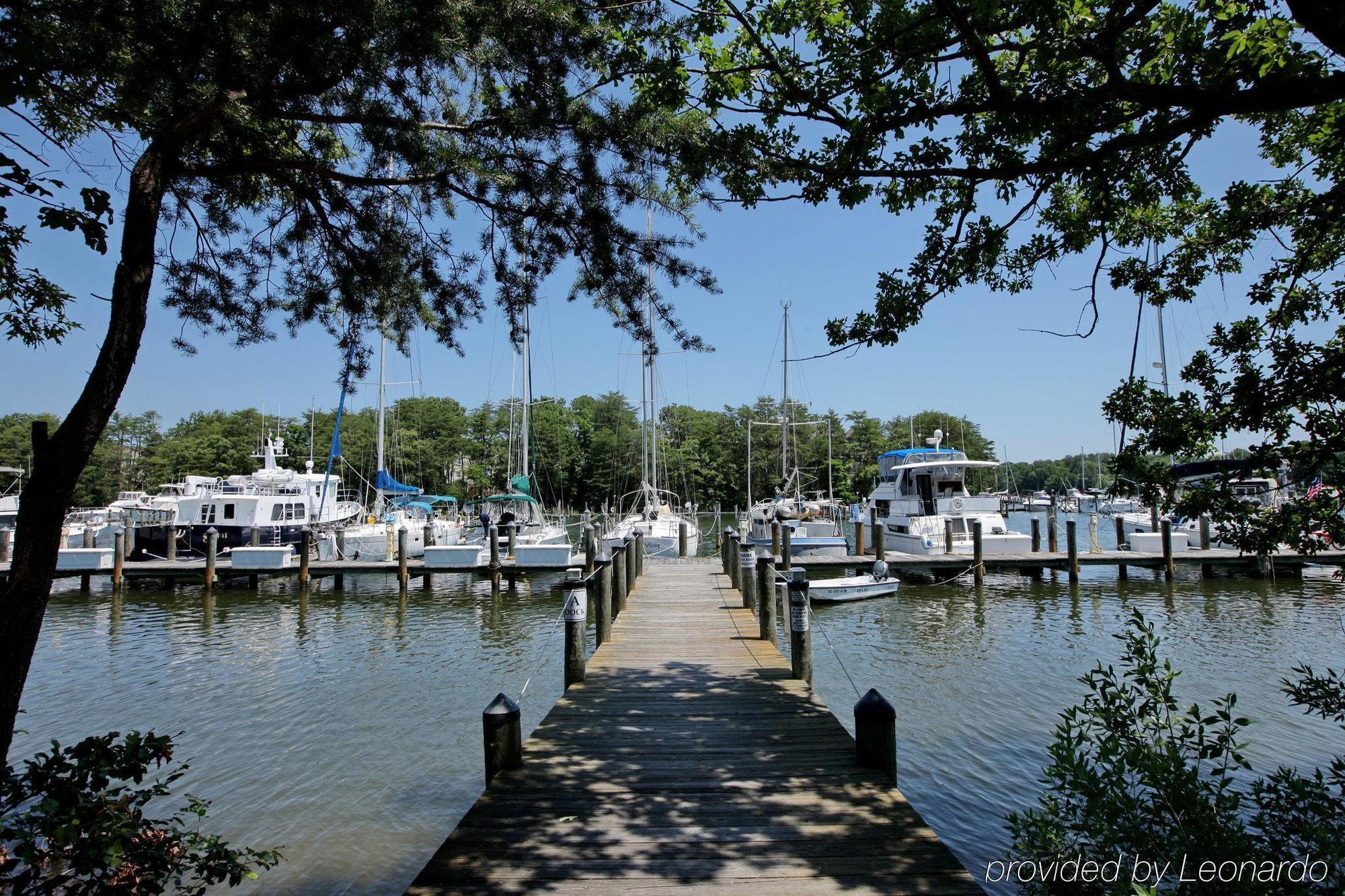 Solomons Inn Resort And Marina Bagian luar foto